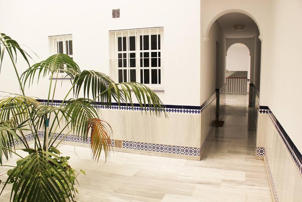 Апартаменты Enjoy The Historic Center Of Chiclana By C. Dreams Чиклана-де-ла-Фронтера Экстерьер фото
